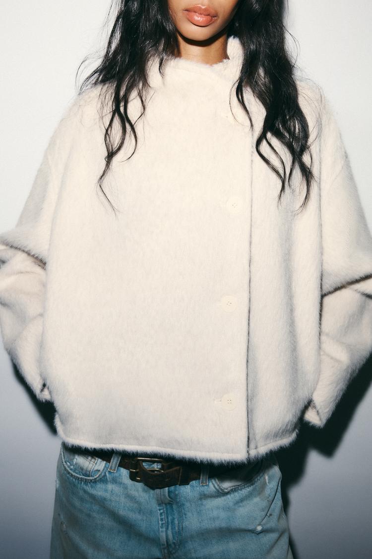 Chaqueta de pelo sintético con doble botonadura